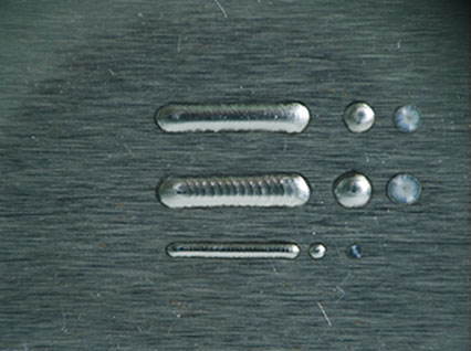 <a href='http://www.laogeming.cn/product/3.htm' class='text_a'>模具激光焊機(jī)</a>修復(fù)鏡面模具效果